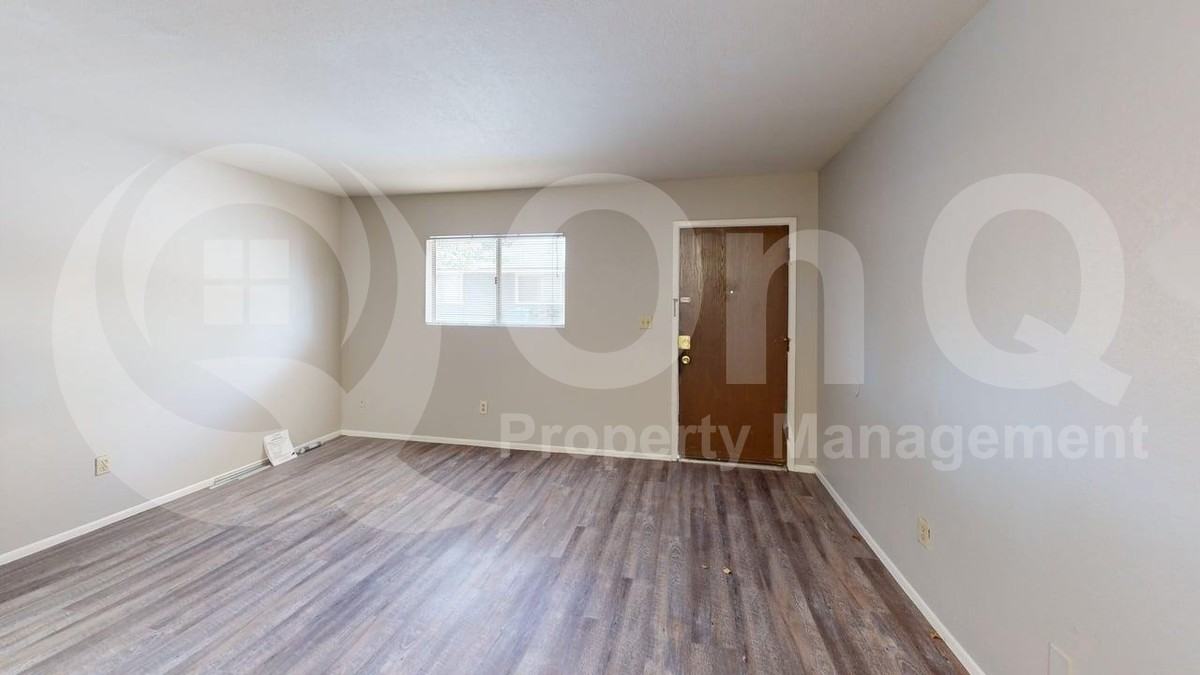 3002 E Waltann Ln #3 - Photo 5 of 9