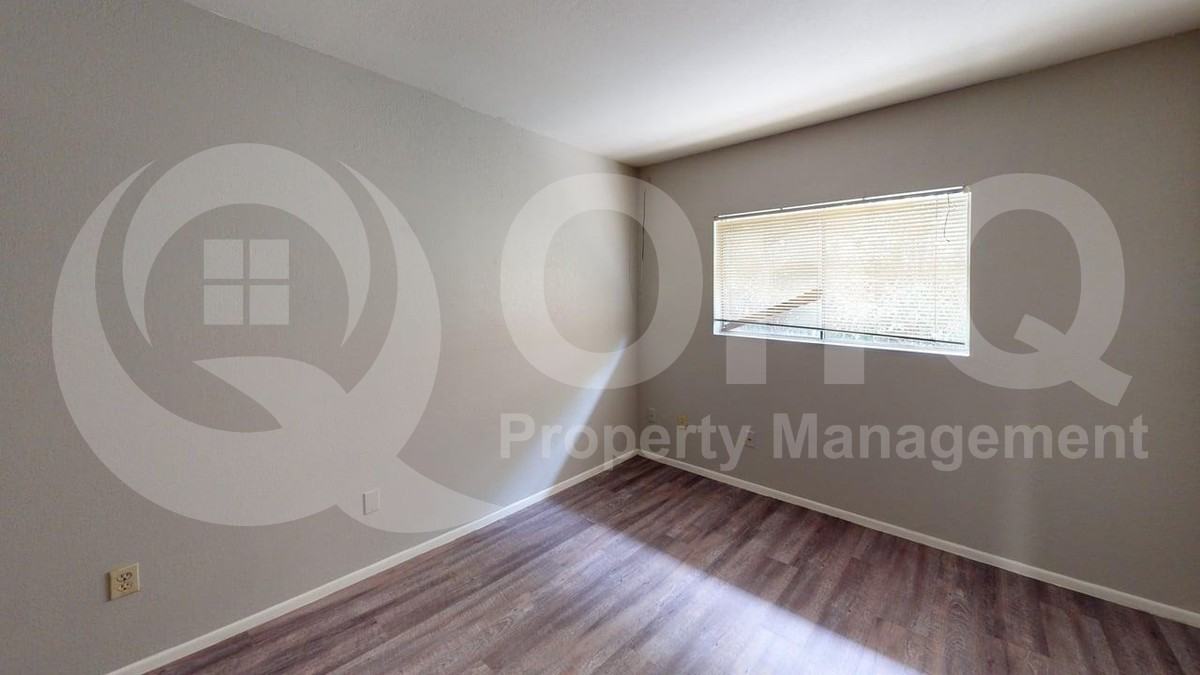 3002 E Waltann Ln #3 - Photo 6 of 9
