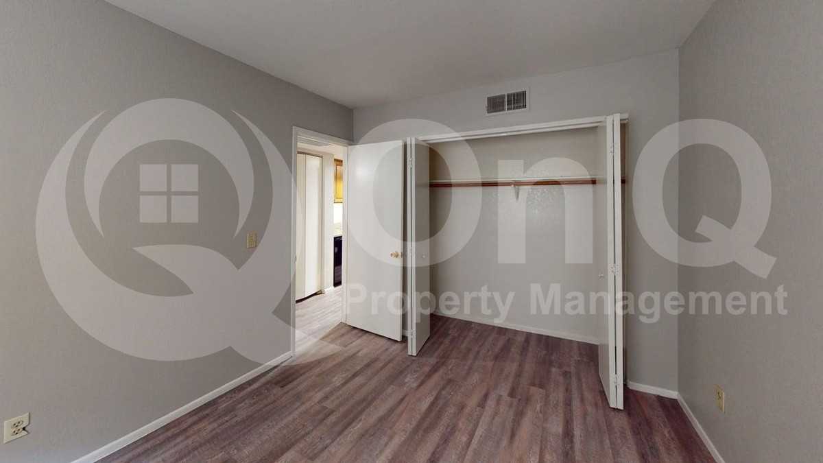 3002 E Waltann Ln #3 - Photo 7 of 9