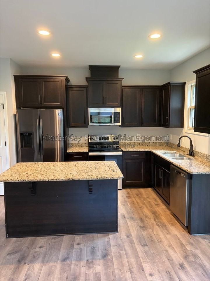 275 Buhrstone Mill St - Photo 3 of 23