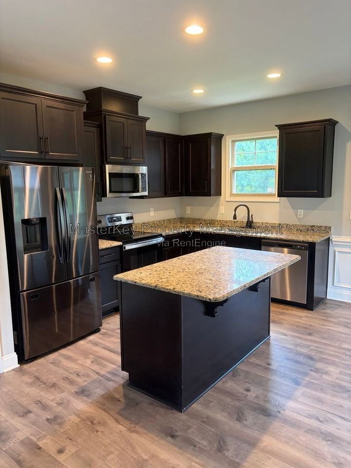 275 Buhrstone Mill St - Photo 4 of 23