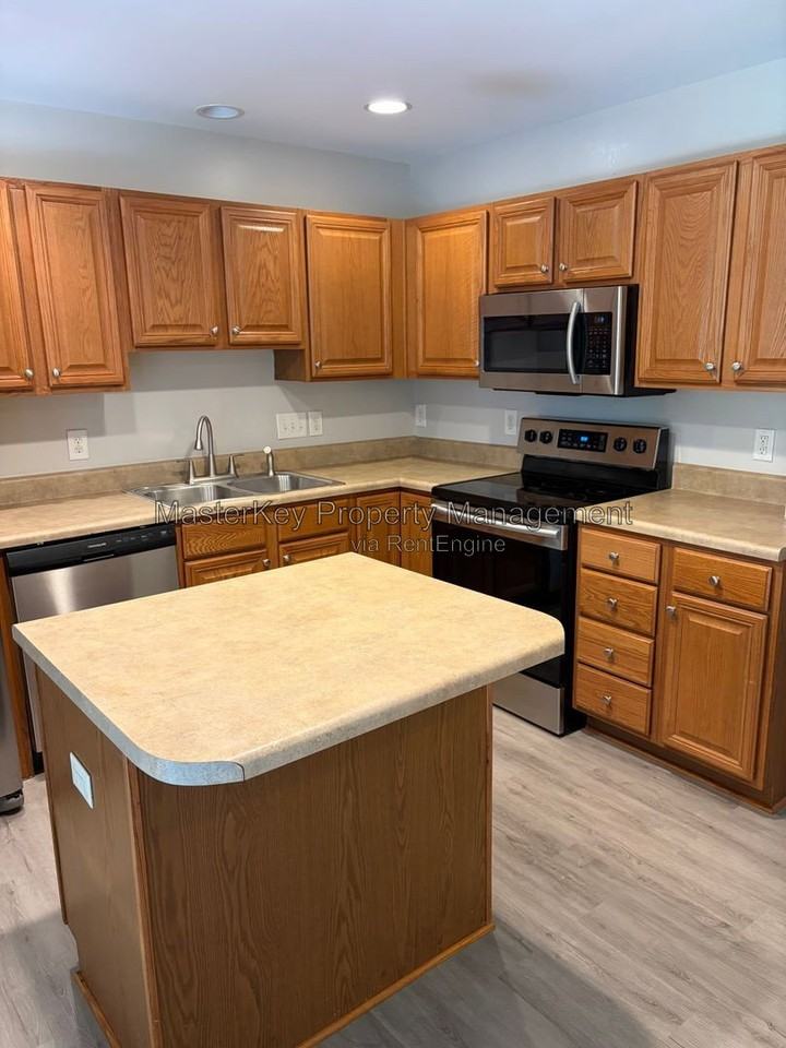 3623 Bison Hill Ln - Photo 3 of 16