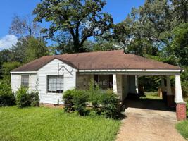 featured image of 1905 Alta Woods Blvd