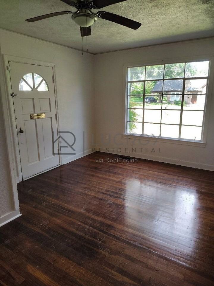 1905 Alta Woods Blvd - Photo 2 of 18