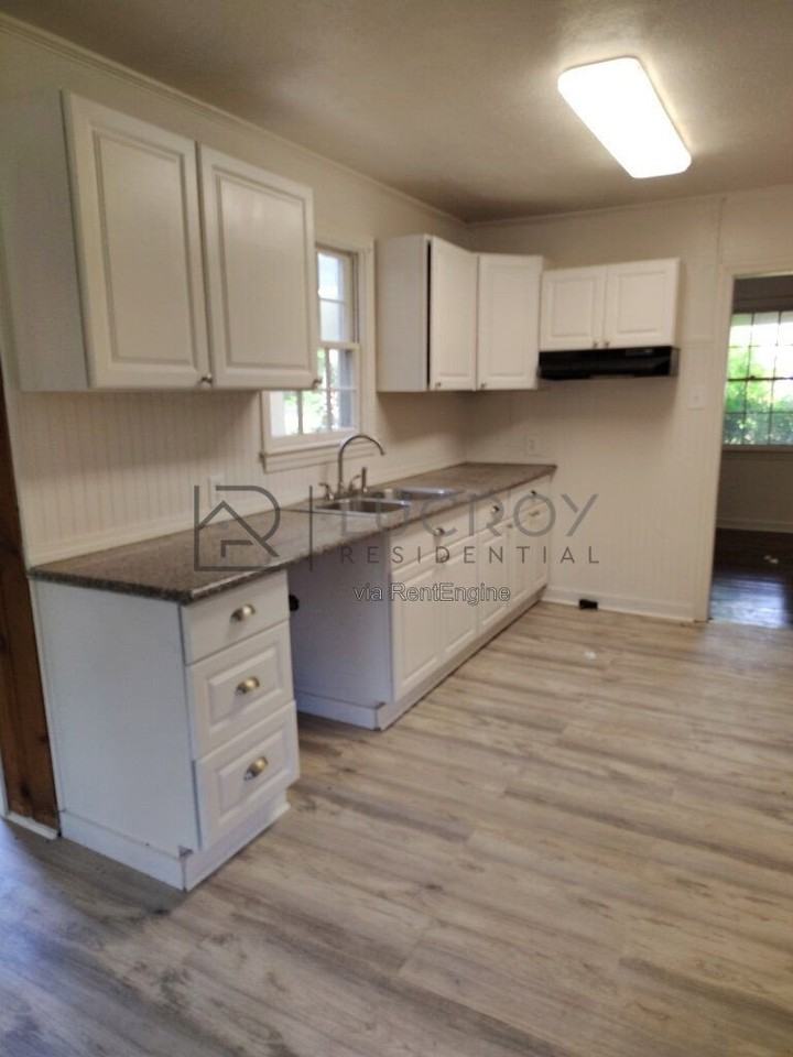 1905 Alta Woods Blvd - Photo 5 of 18