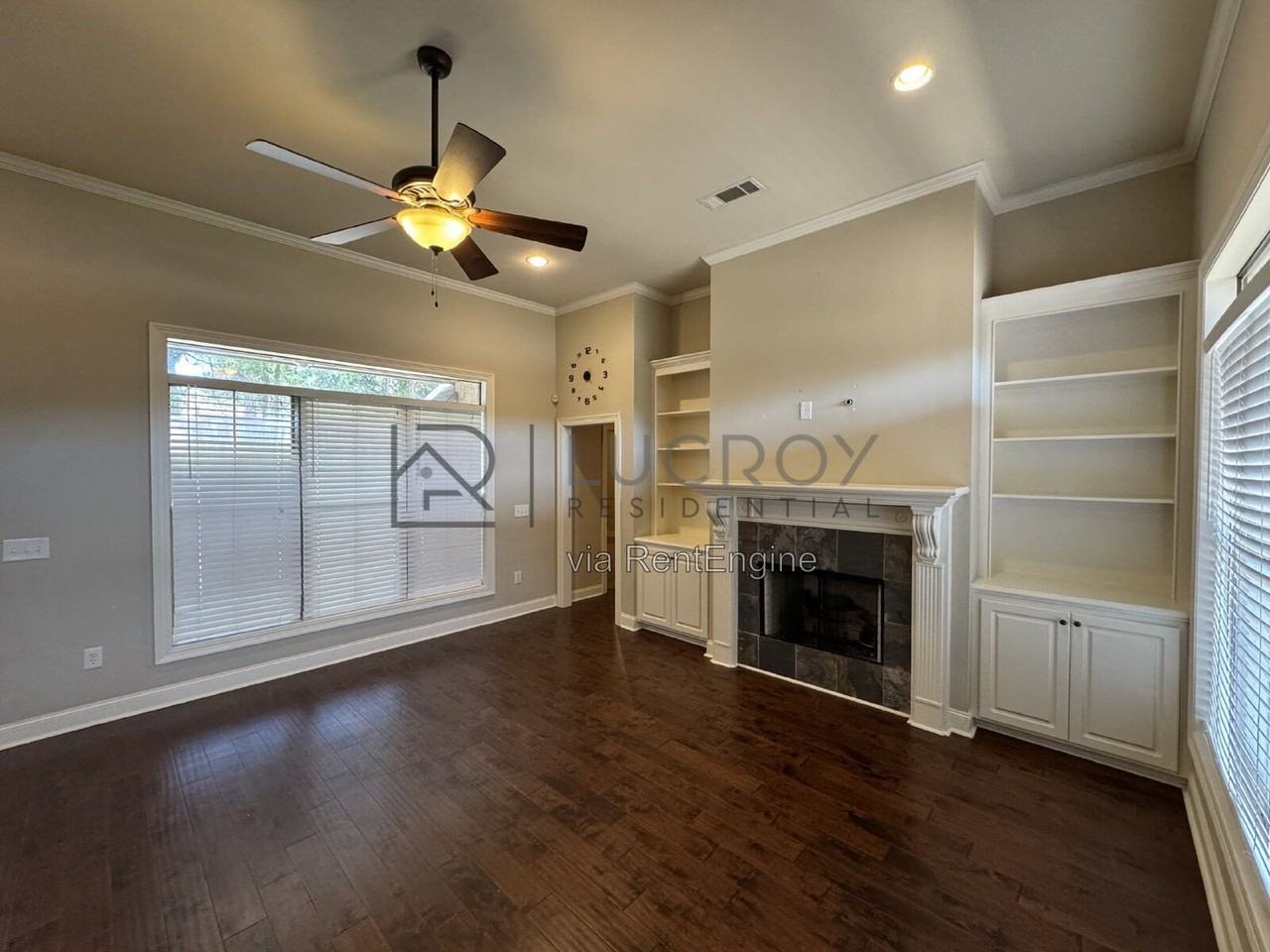 120 Marion Dr - Photo 2 of 21