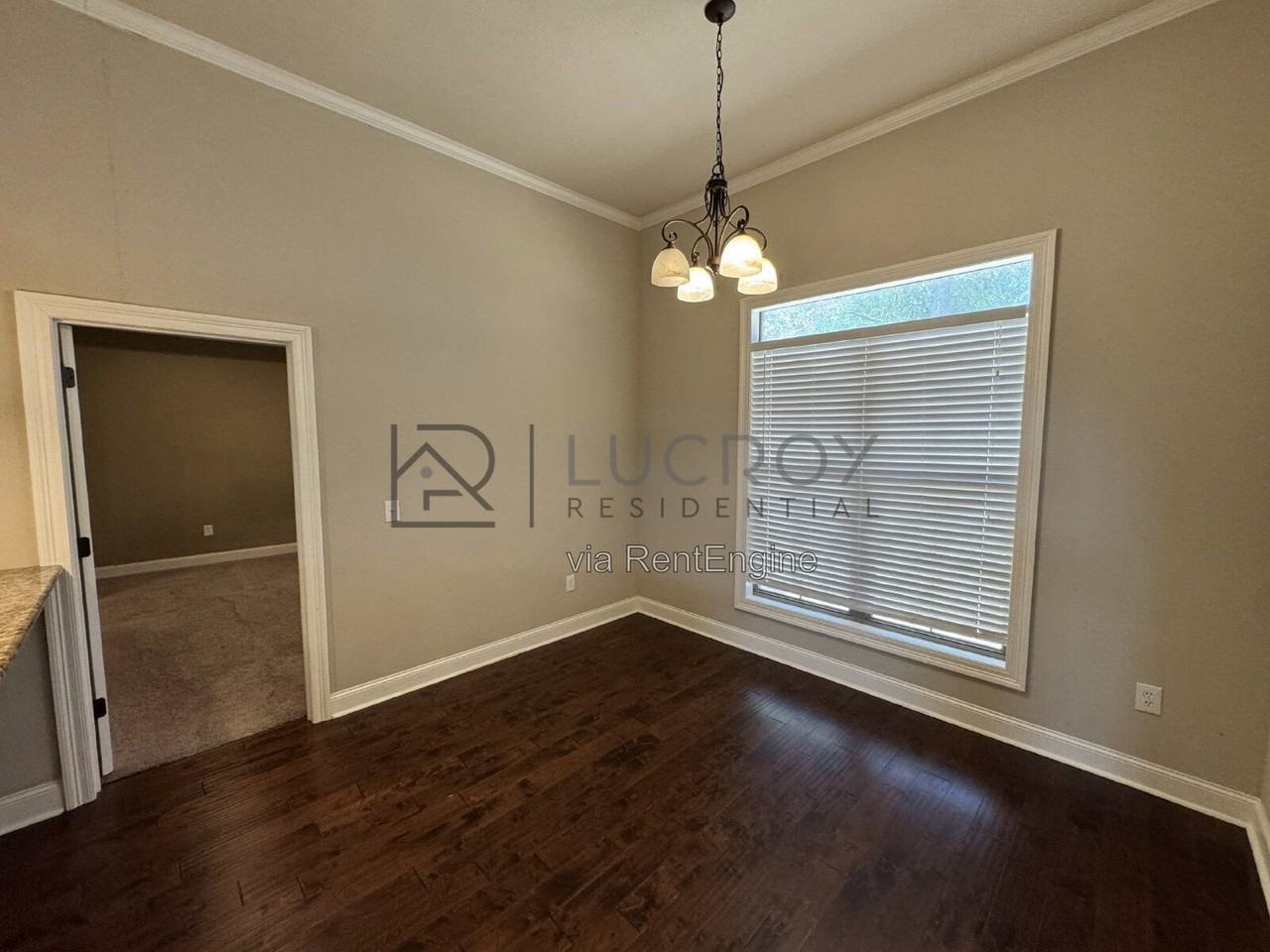 120 Marion Dr - Photo 5 of 21