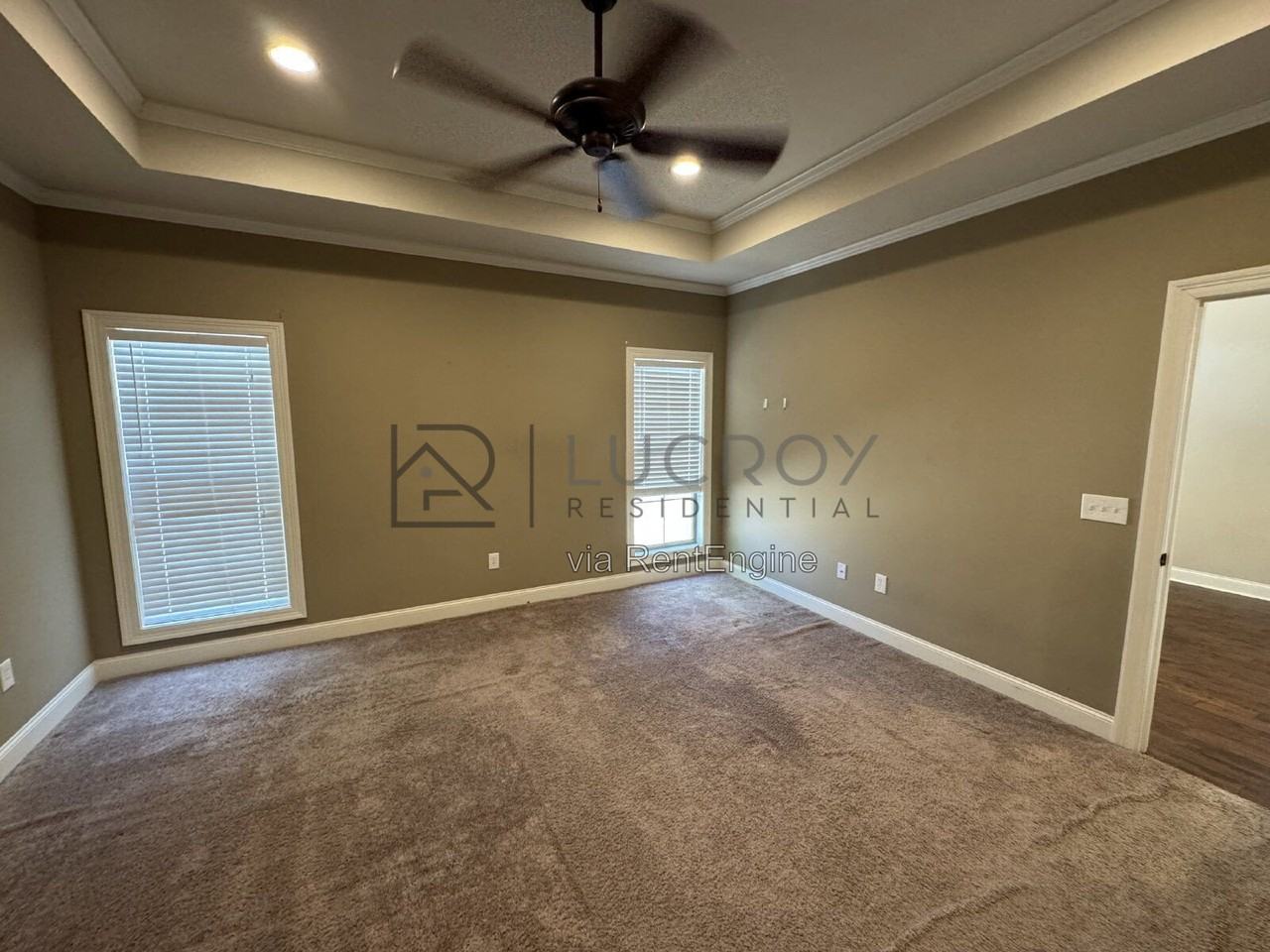 120 Marion Dr - Photo 6 of 21