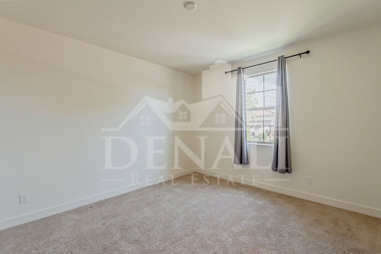 10962 W Taylor St - Photo 3 of 43