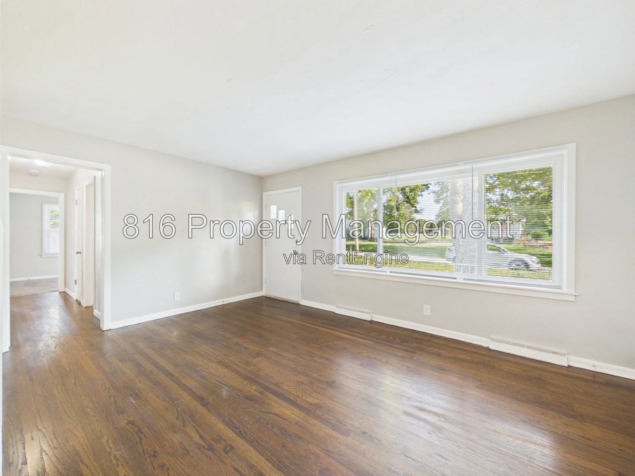 8250 Webster Ave - Photo 2 of 27