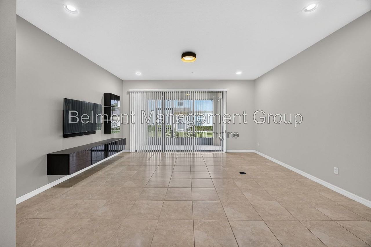 3004 Alessa Loop - Photo 7 of 24
