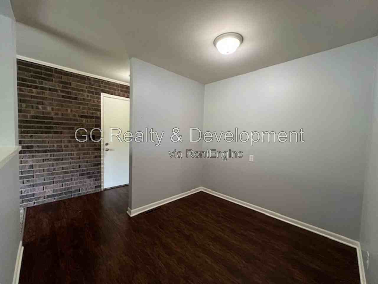 12 Simpson St #D - Photo 5 of 17