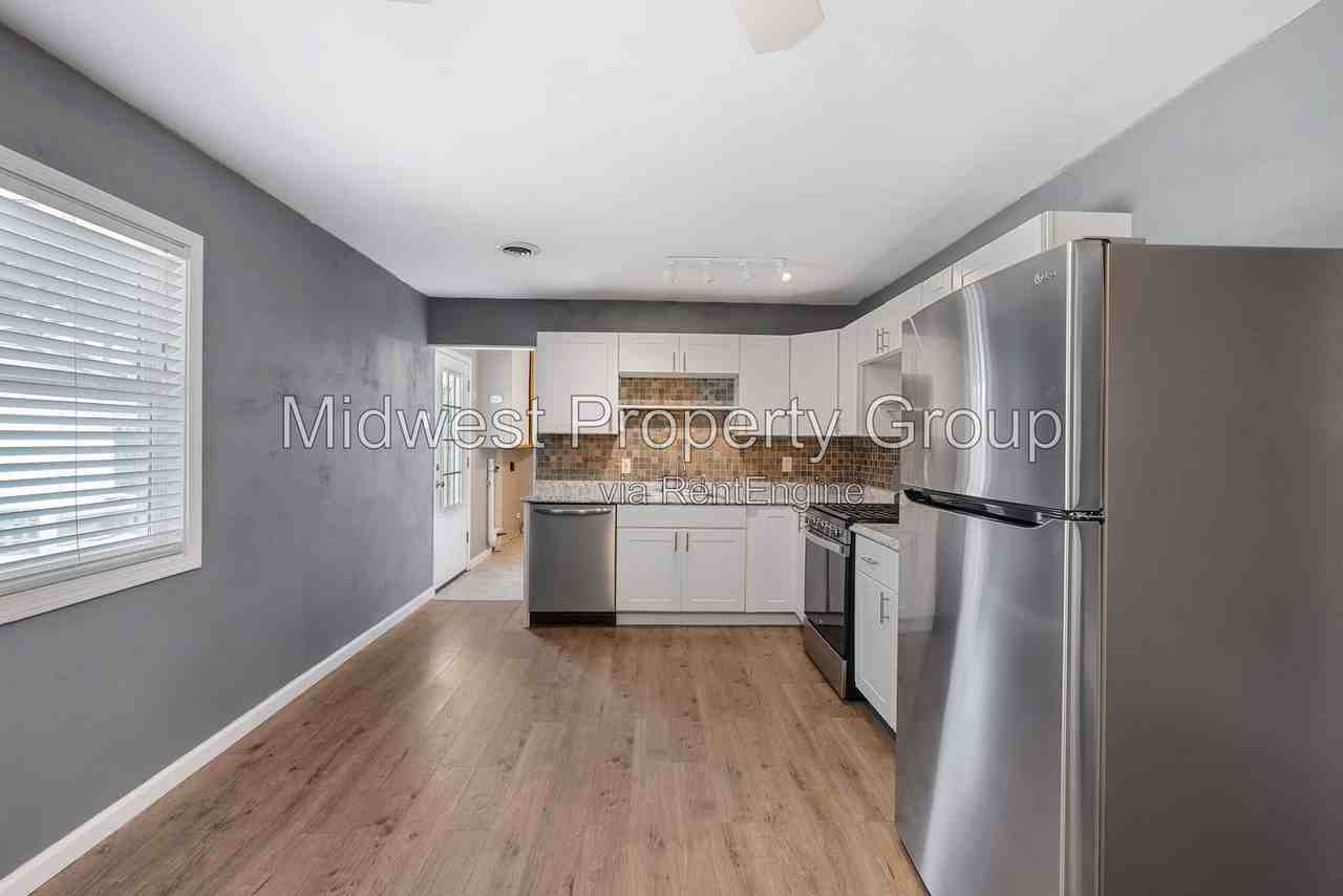 1595 Flicker Dr - Photo 4 of 28