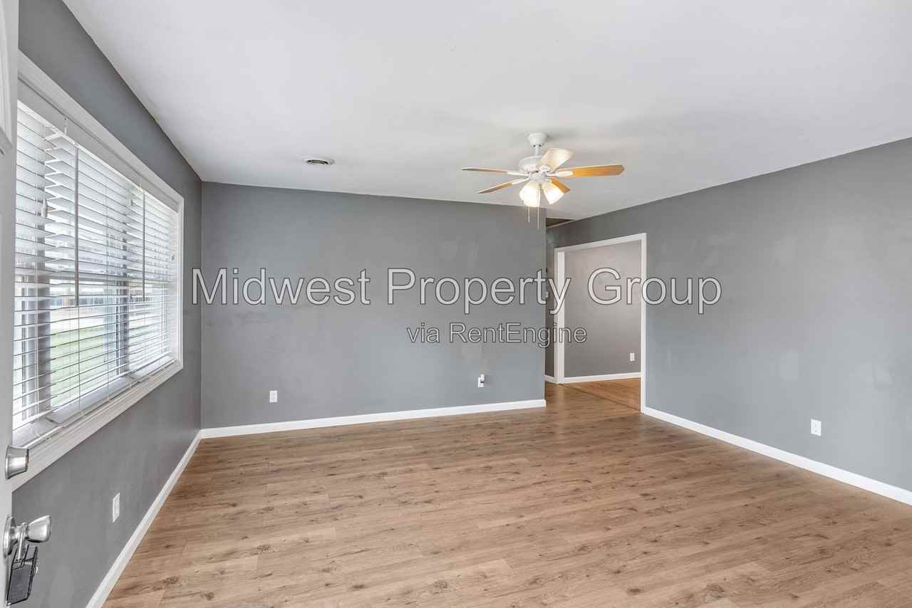 1595 Flicker Dr - Photo 7 of 28