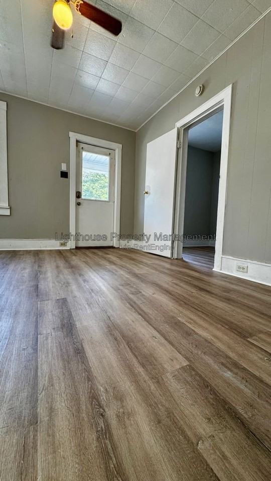 1382 Park St - Photo 2 of 11