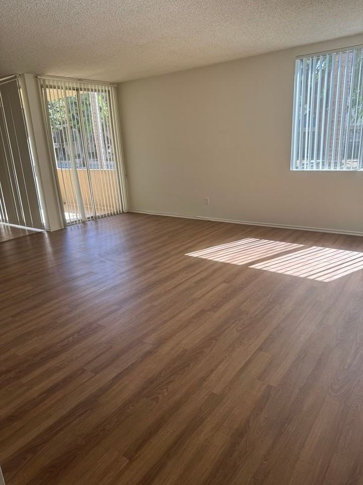 045 - Jackson Apartments - Photo 2 of 17