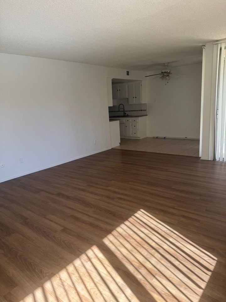 045 - Jackson Apartments - Photo 3 of 17