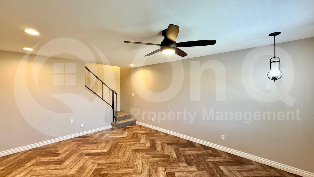 4601 E Southgate Ave - Photo 5 of 26