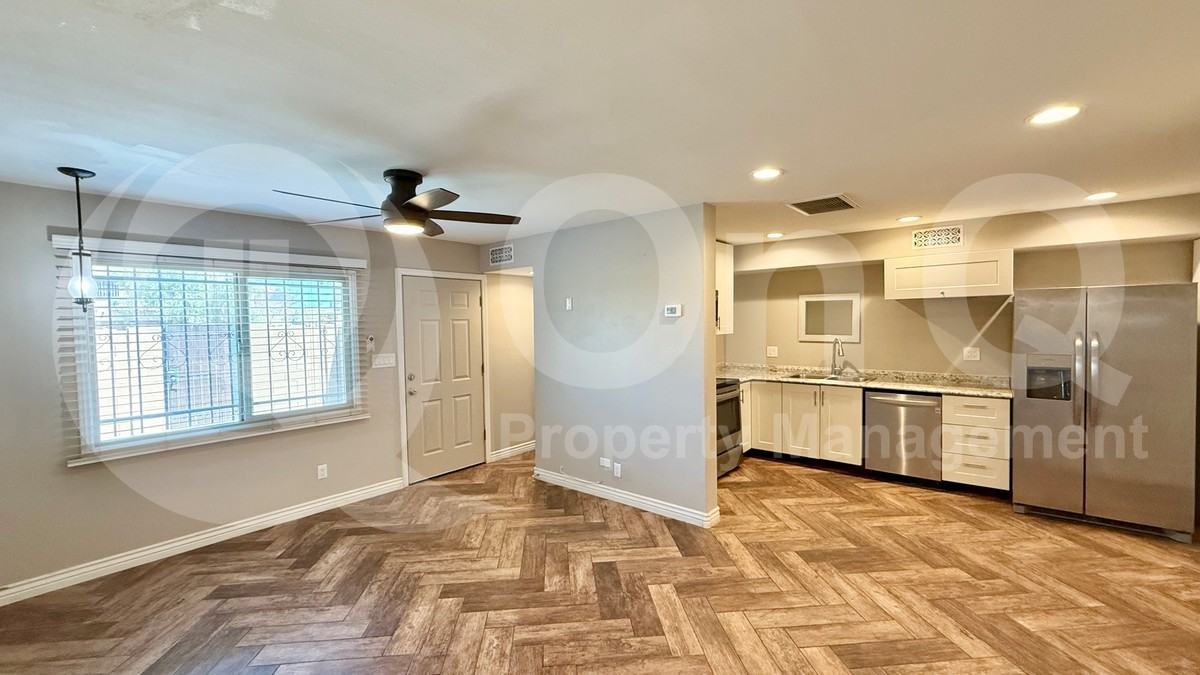 4601 E Southgate Ave - Photo 6 of 26