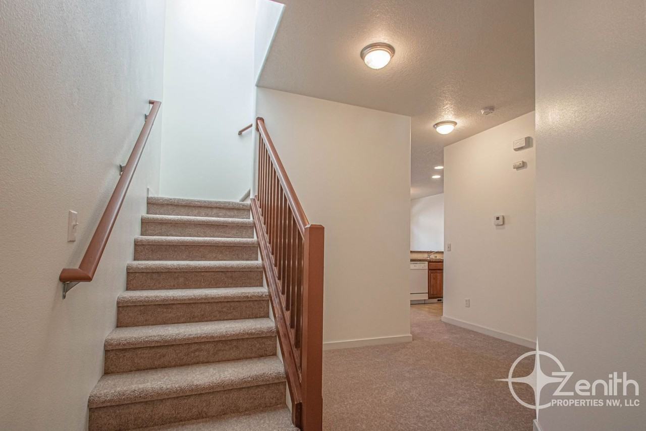 7021 Ne 55th St - Photo 5 of 31