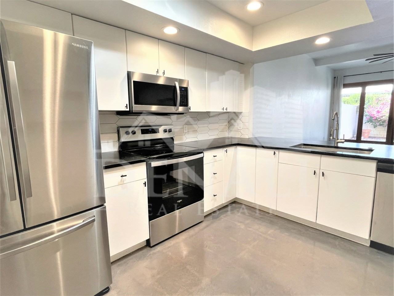 8 W Griswold Rd - Photo 7 of 22
