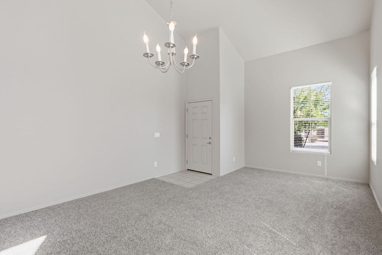 2949 E Isaiah Ave - Photo 7 of 40
