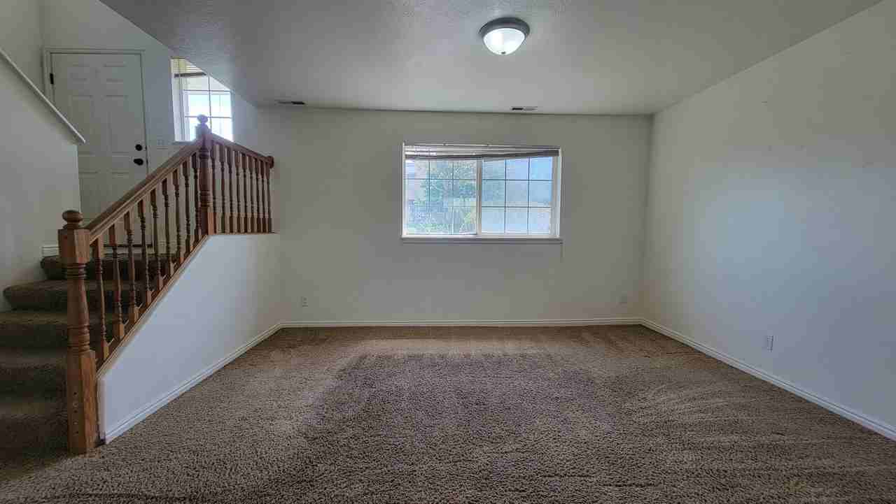 655 N 800 E - Photo 5 of 5