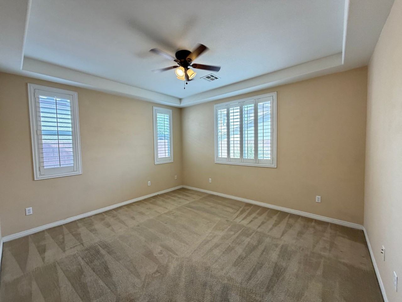 1057 Ambrosia Dr - Photo 5 of 10