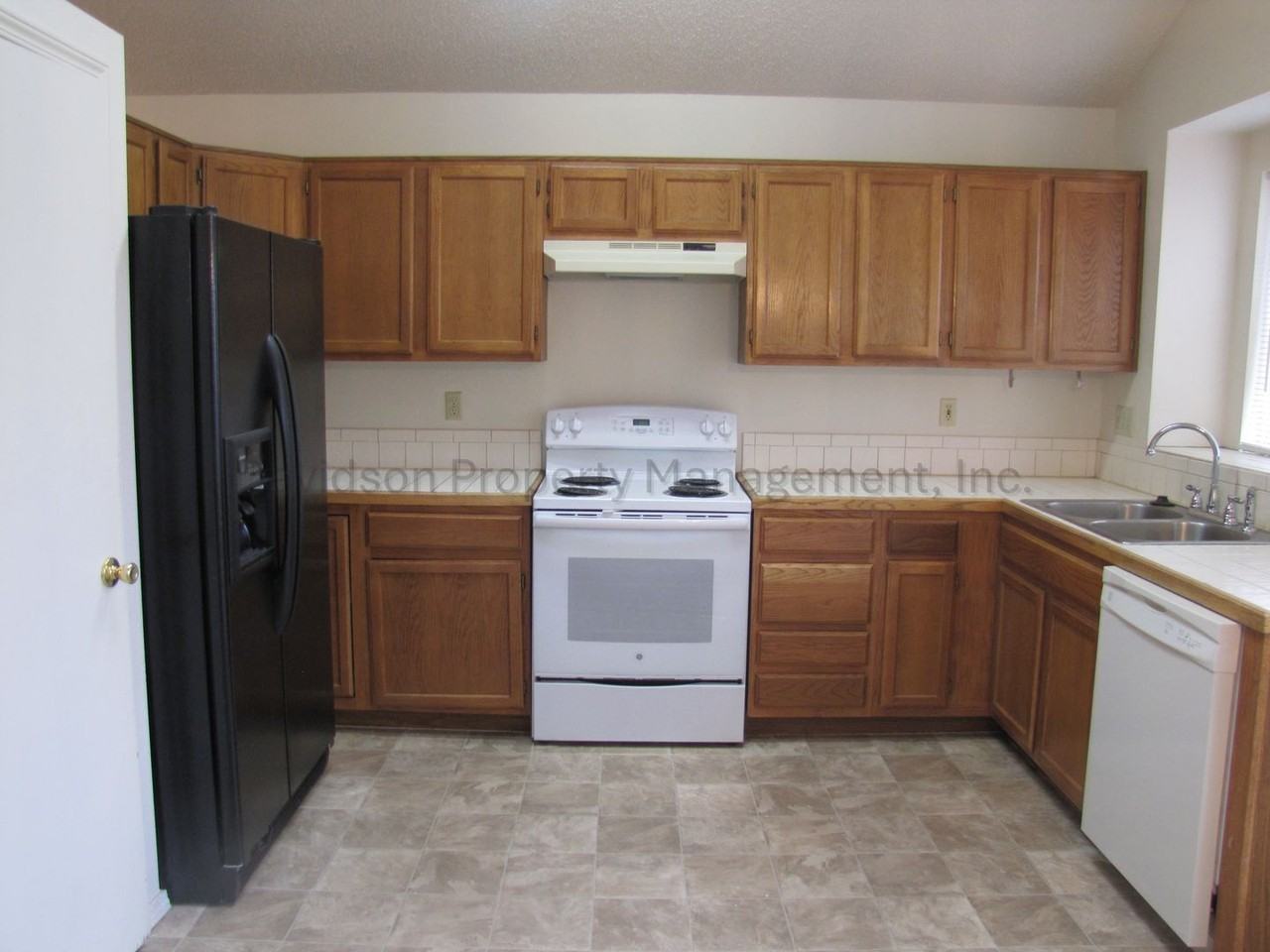 5624 Corinth Dr - Photo 6 of 17