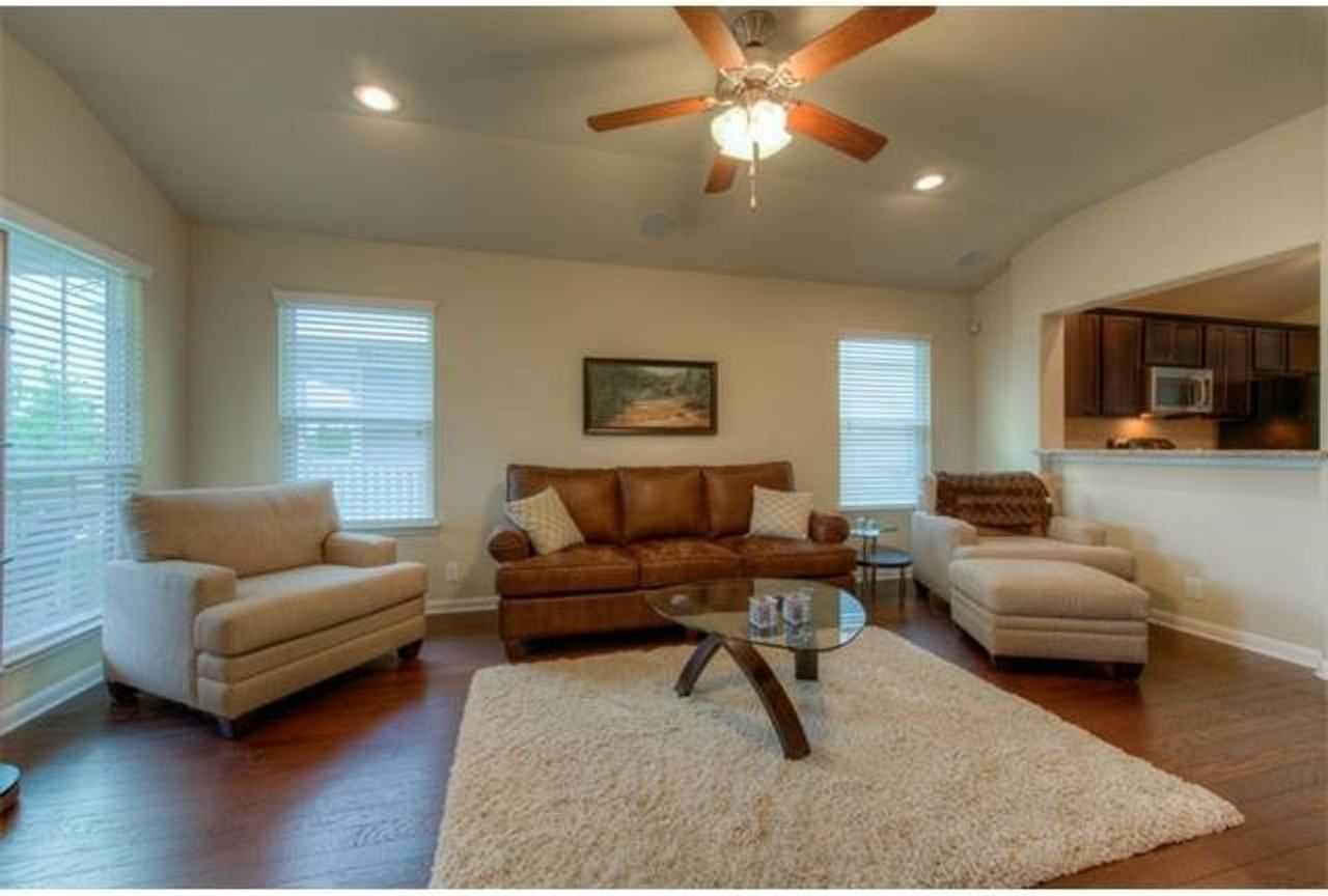 932 Lost Pines Ln - Photo 6 of 24