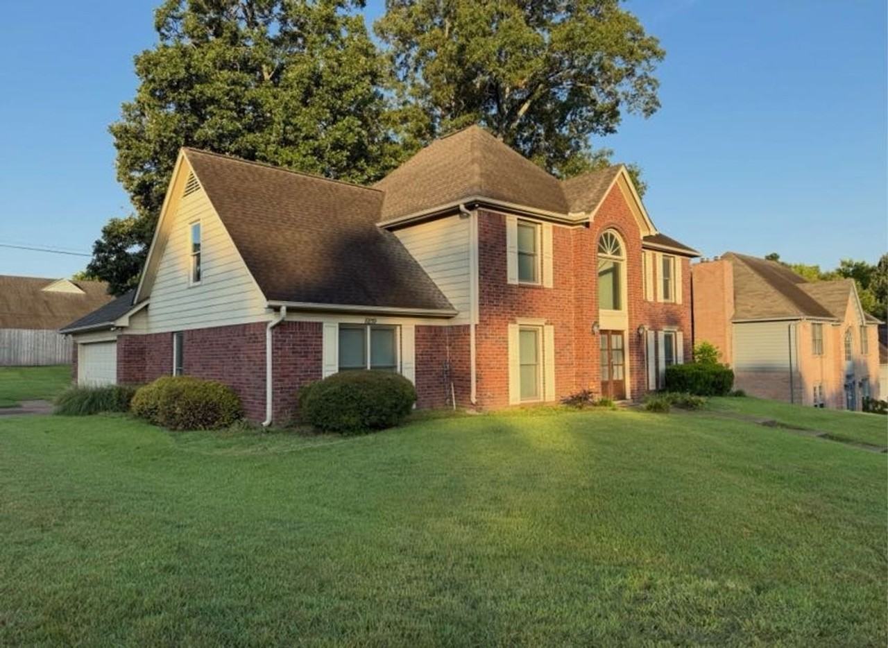 8859 Chimneyrock Blvd - Photo 2 of 23
