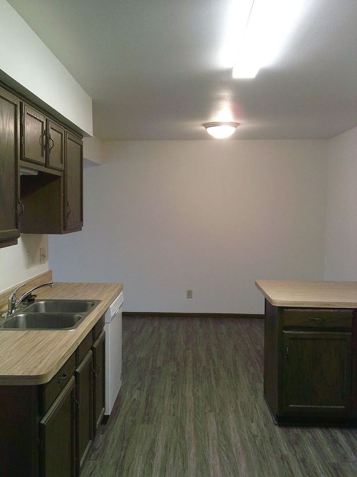 N18W5391 Pierce Ct - Photo 3 of 13