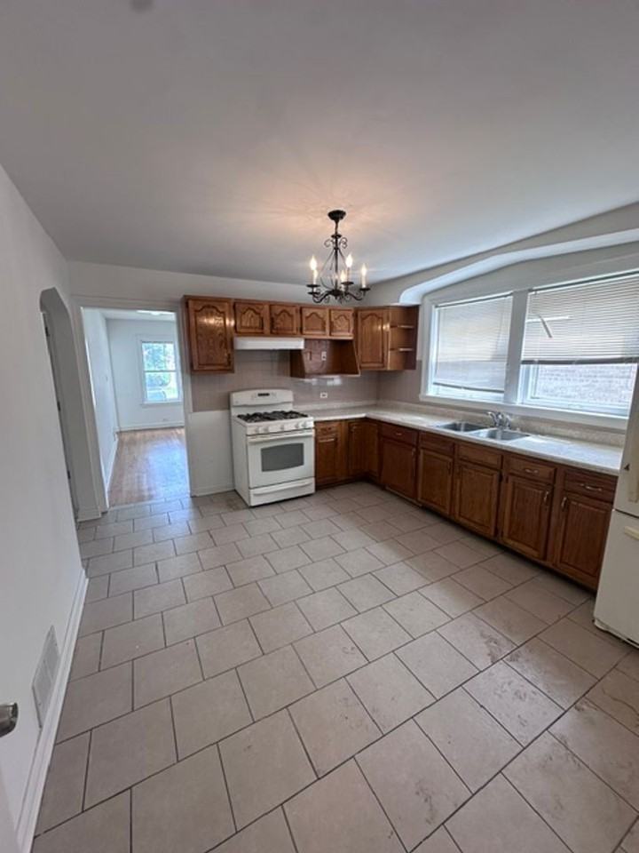 62 McVicker - Photo 3 of 22