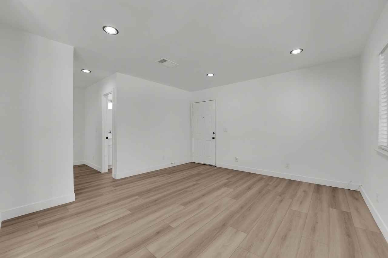 3100 Chadford Pl - Photo 3 of 27