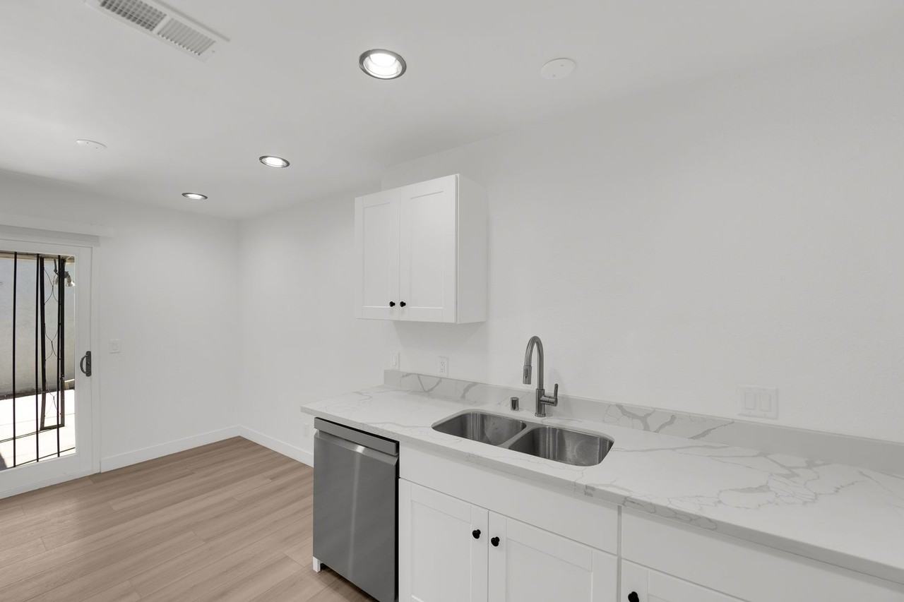 3100 Chadford Pl - Photo 6 of 27
