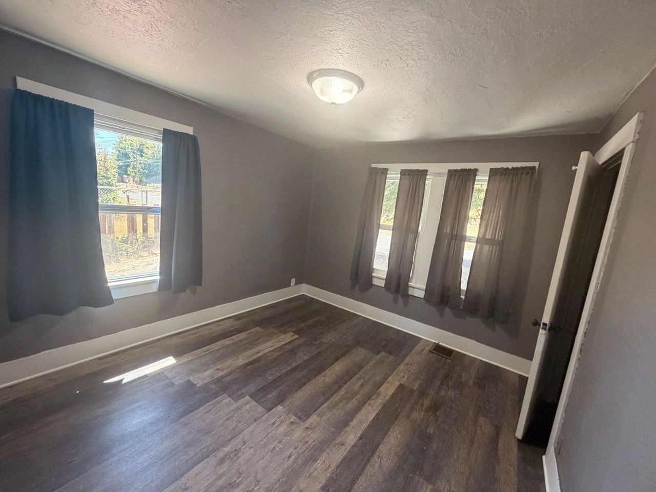 1335 Crescent Ave - Photo 6 of 9