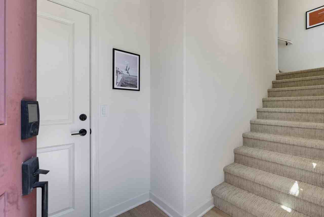 956 Blackstone Dr - Photo 7 of 49