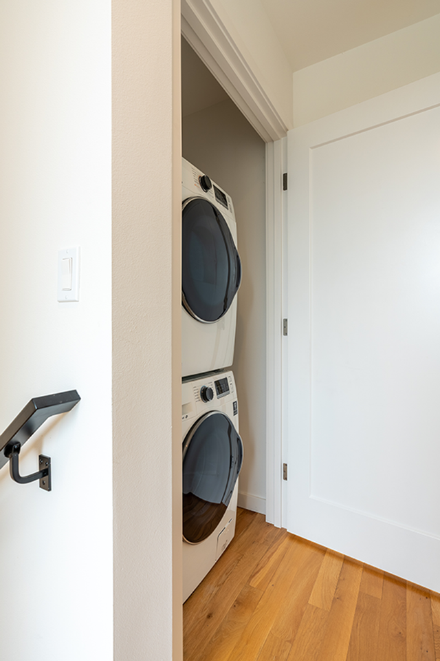 2411 W Boston St #A - Photo 7 of 27