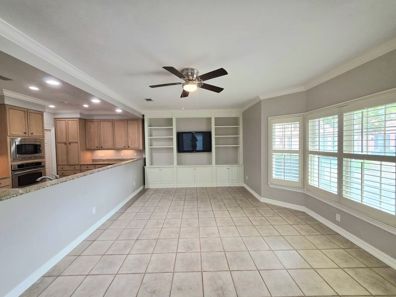 3343 Chantarene Dr - Photo 7 of 17