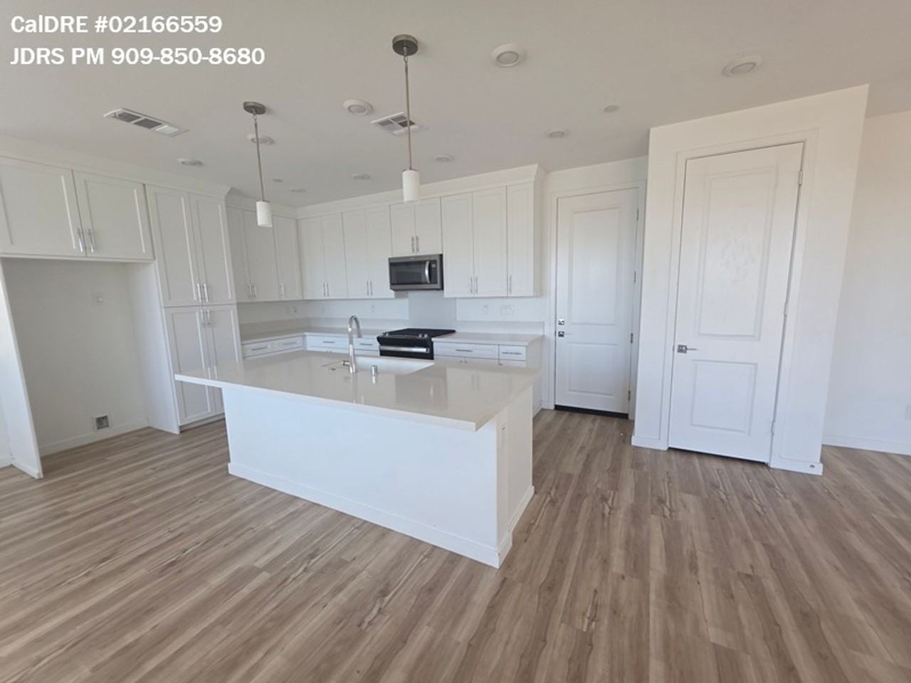 2860 Sapphire Rd - Photo 2 of 18