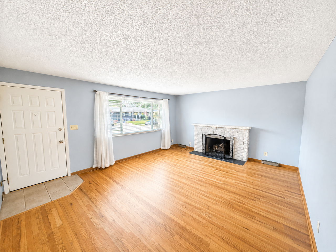 3006 W Houston Ave - Photo 2 of 16