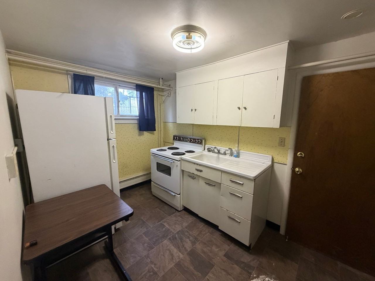24 Broadwater Ave - Photo 2 of 5