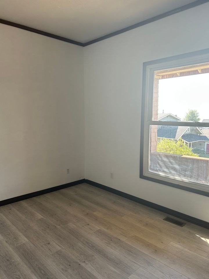 1115 W Woolman St - Photo 7 of 17