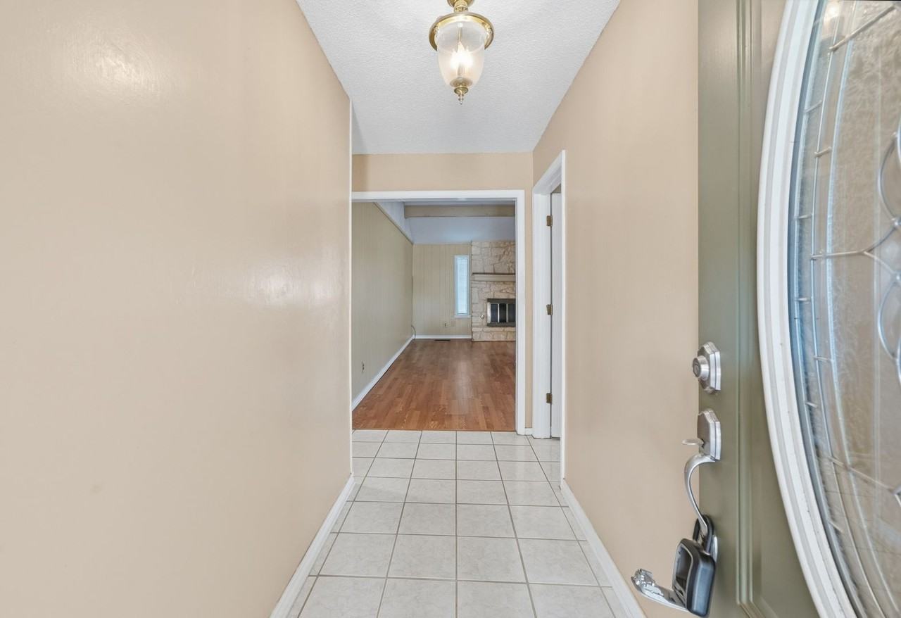7500 S Fern Ave - Photo 4 of 27