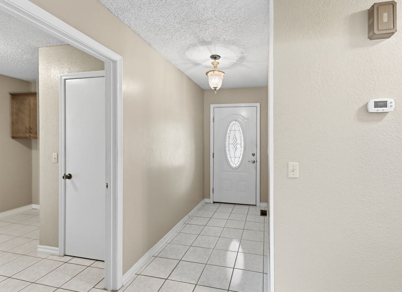 7500 S Fern Ave - Photo 5 of 27