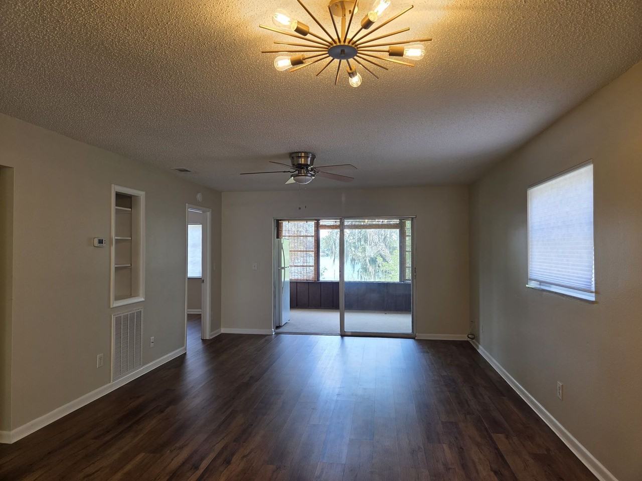 655 Linden St - Photo 6 of 23
