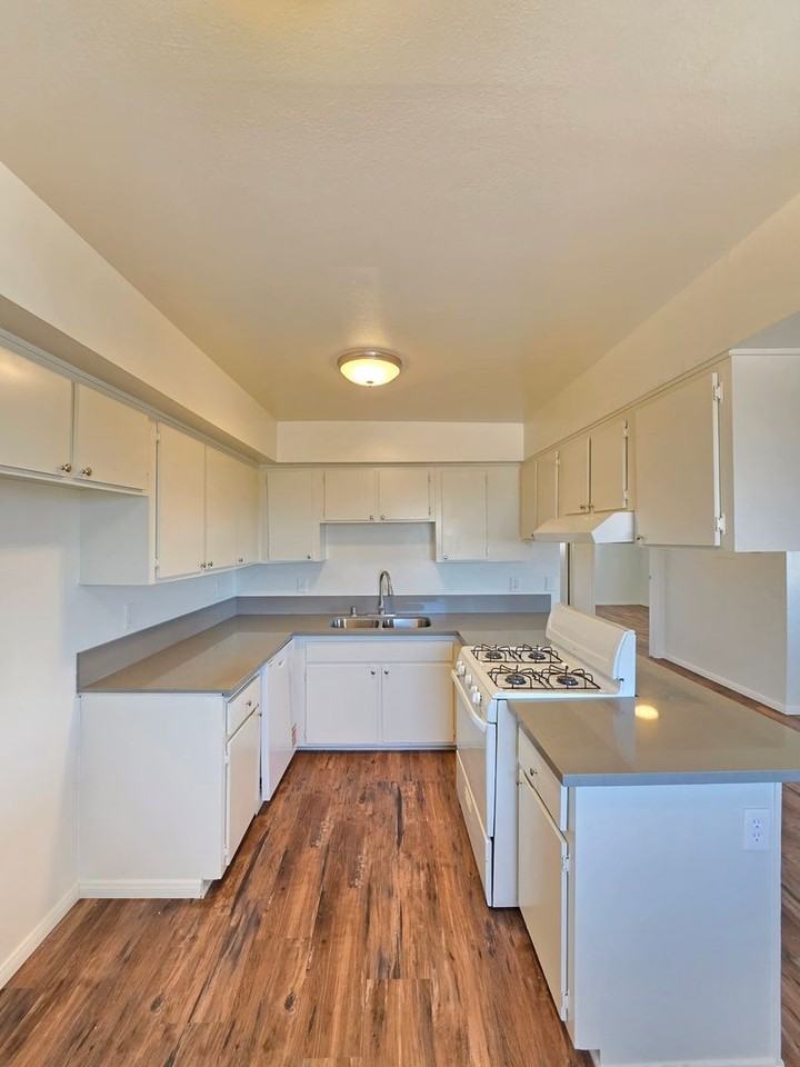 8342 Columbine Ave #C - Photo 4 of 12
