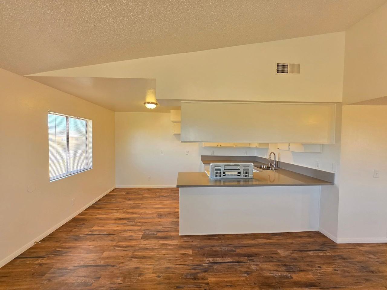 8342 Columbine Ave #C - Photo 5 of 12