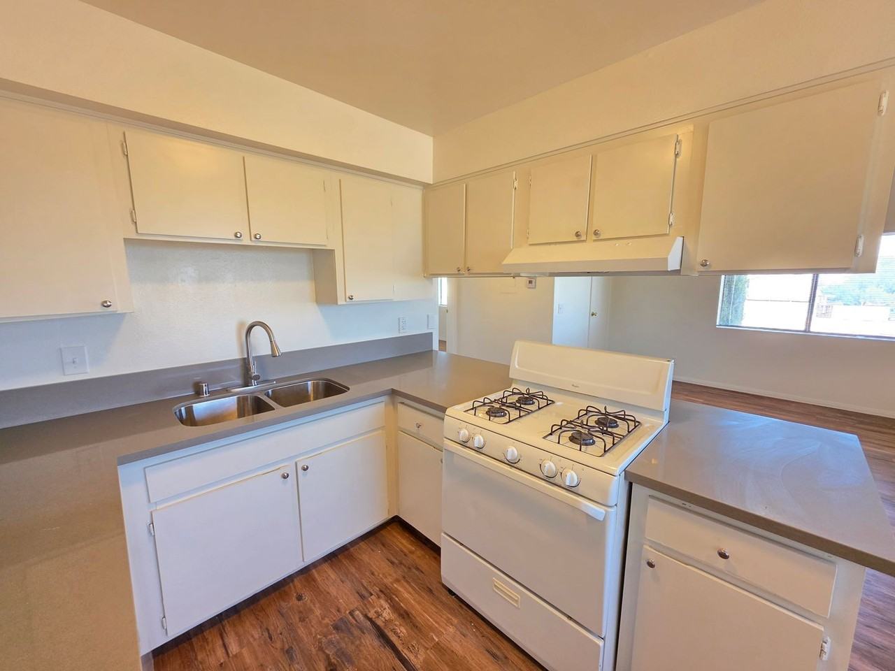 8342 Columbine Ave #C - Photo 7 of 12