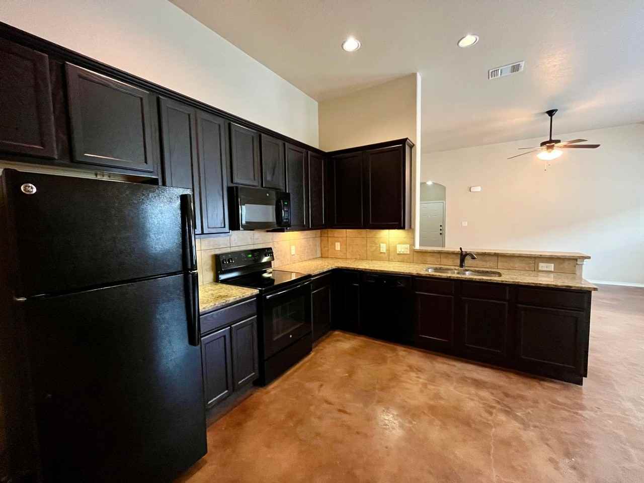 1148 Stanley Way - Photo 5 of 15